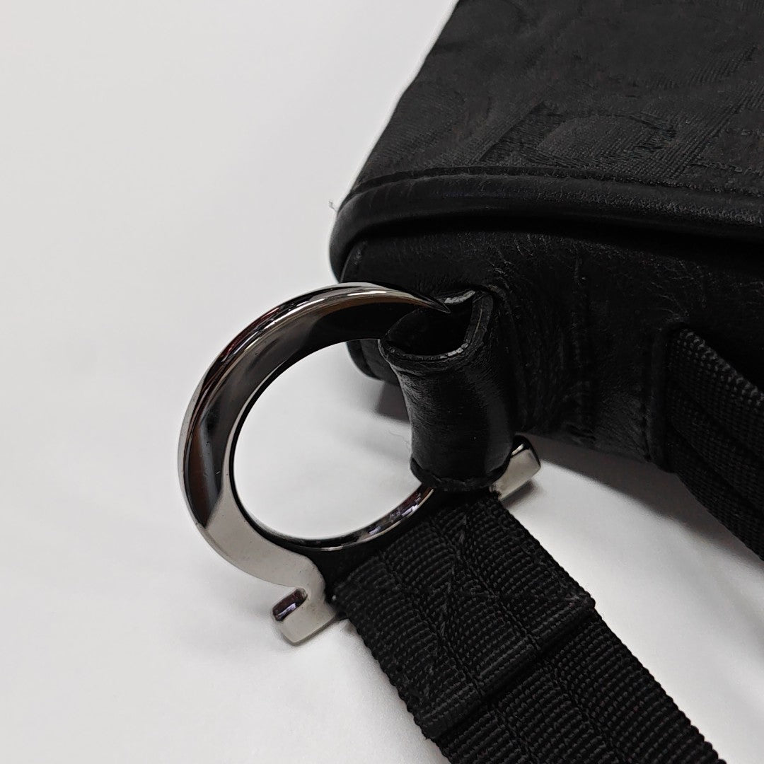 Canvas Black