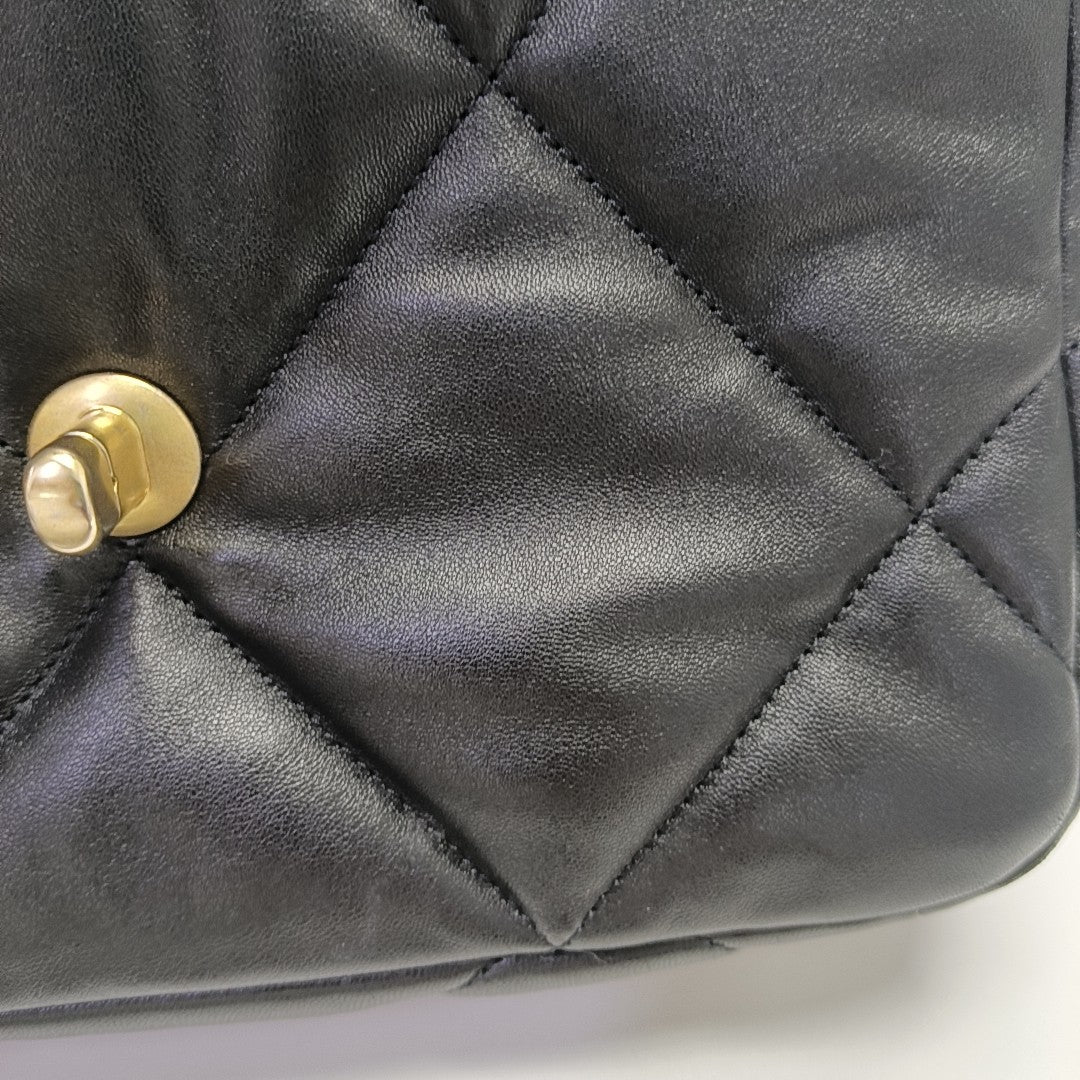 CHANEL 19 Small Quilted Lambskin Black
