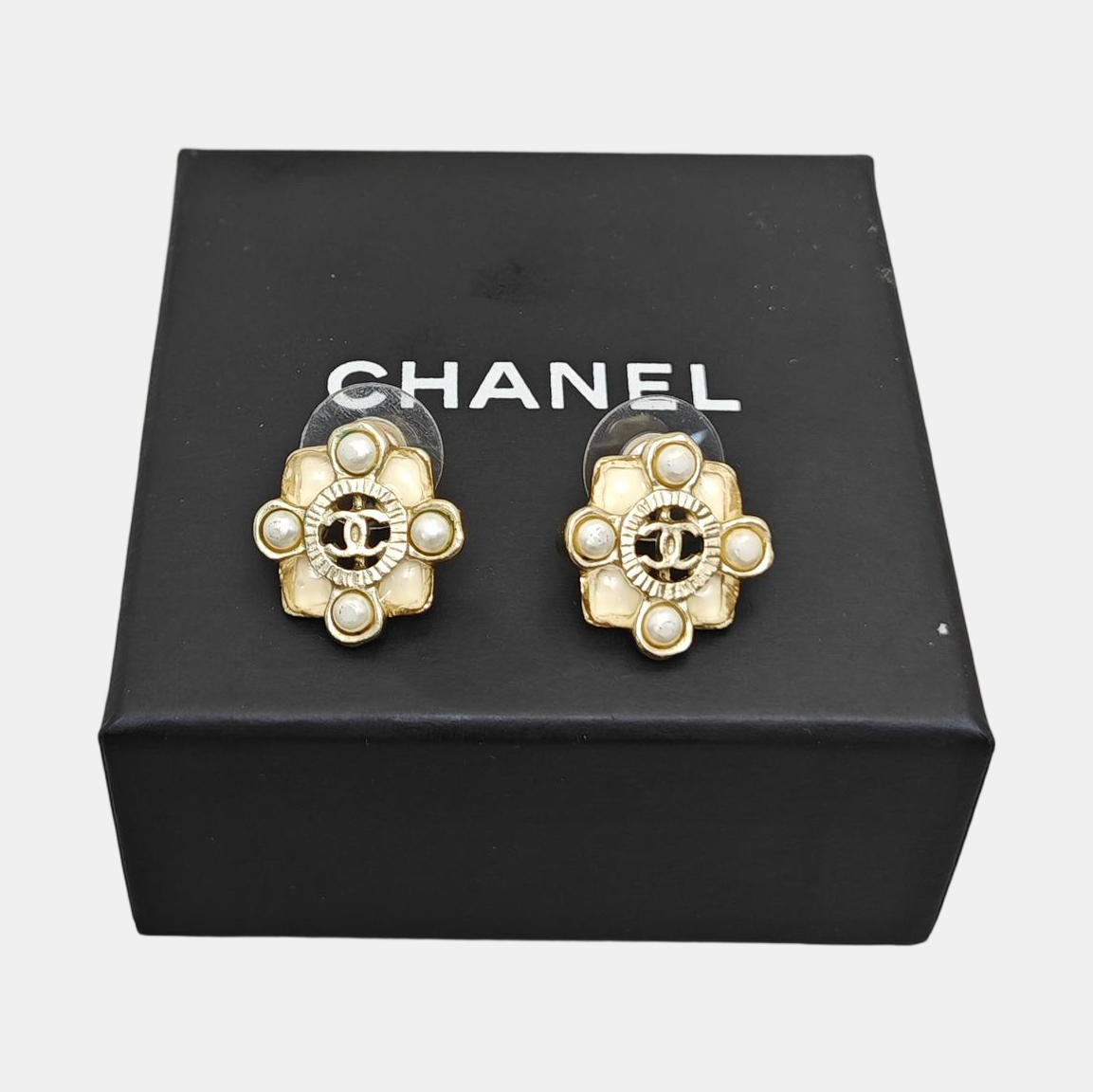 Authenticated pre-owned  CC Stud Earrings Gold-tone Metal Faux Pearl Earring - Earrings at Looply