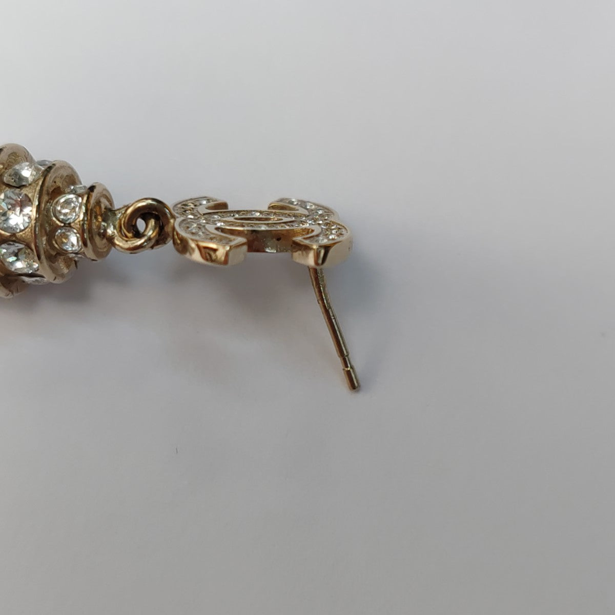 Authenticated pre-owned  CC Large Pendant Stud Gold-tone Metal Synthetic Crystal Faux Pearl Earring - Earrings at Looply