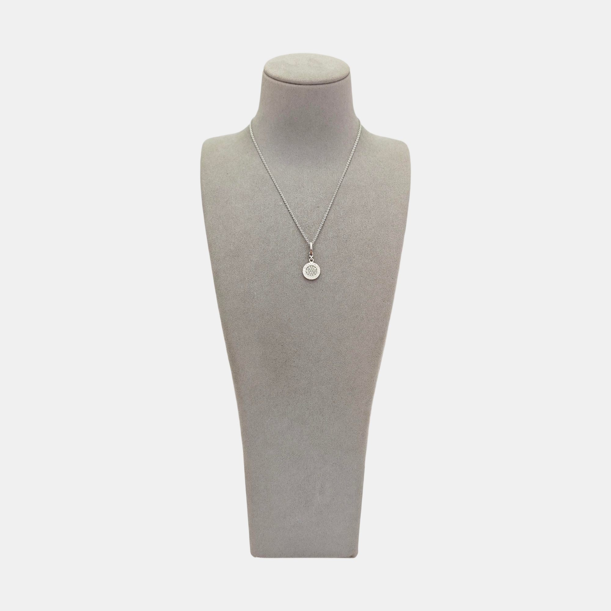 Authenticated pre-owned  18K White Gold Silver Necklace - Necklace at Looply