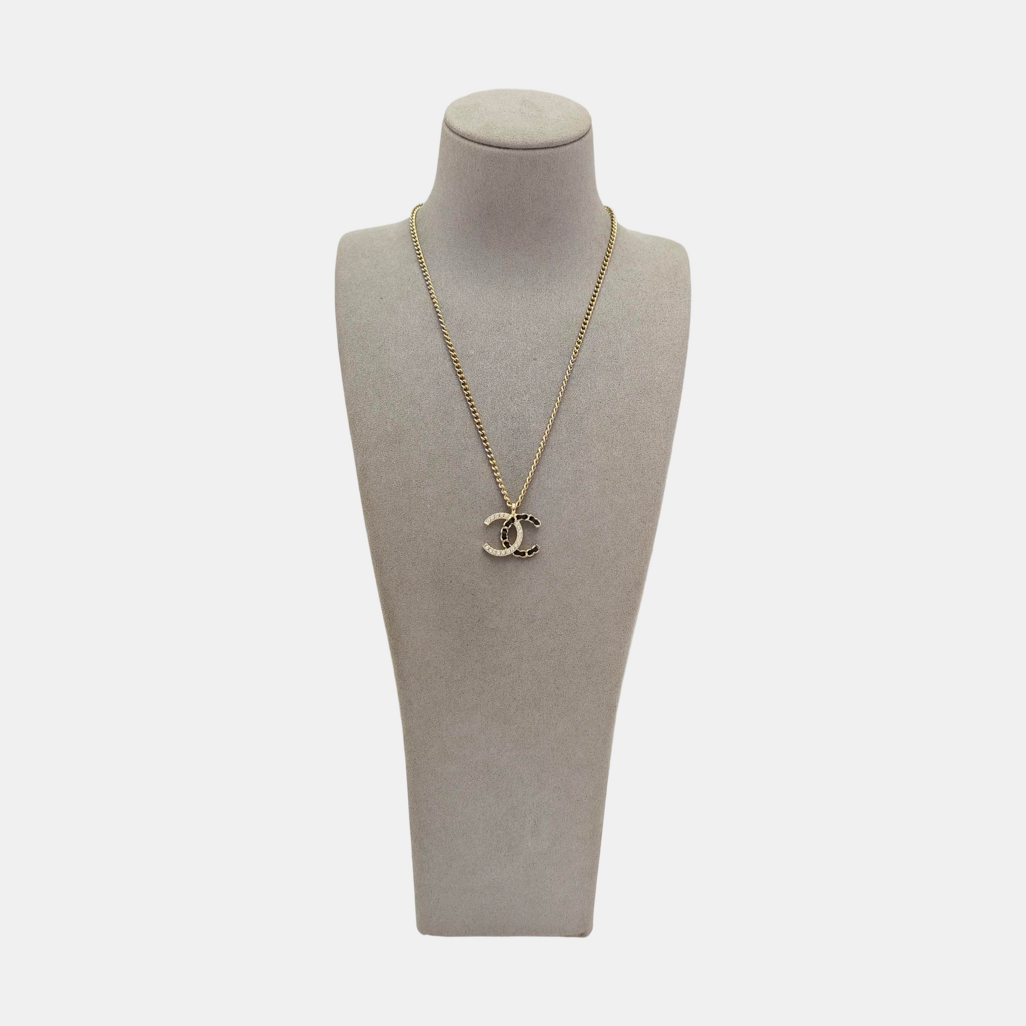 Authenticated pre-owned  Gold-tone Metal Necklace - Necklace at Looply