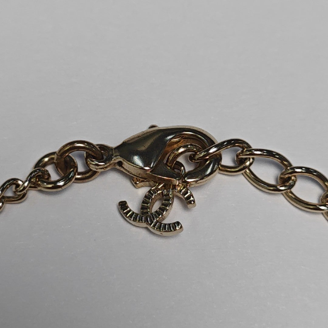 Authenticated pre-owned  Gold-tone Metal Necklace - Necklace at Looply