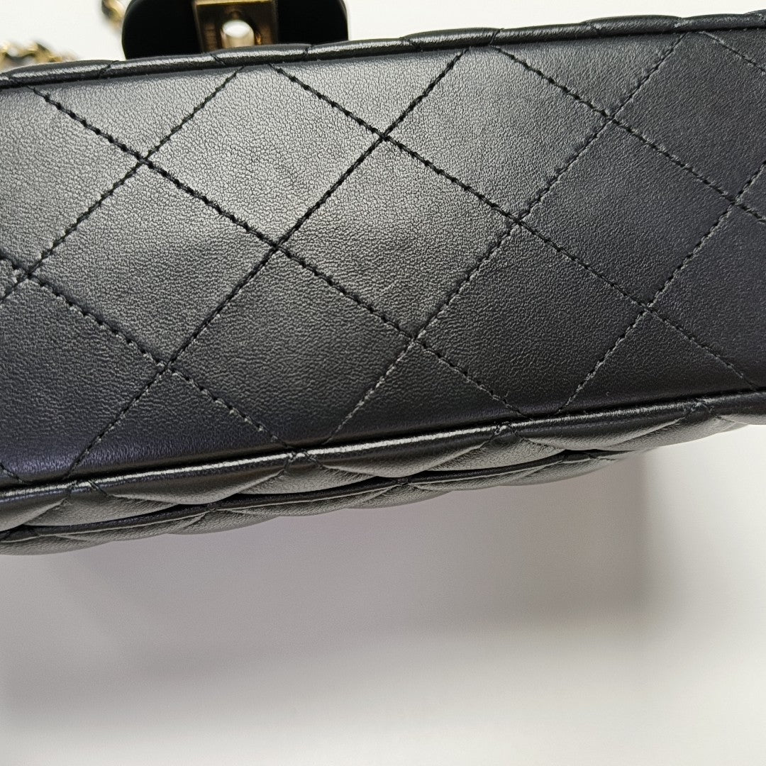 CLASSIC FLAP Small Quilted Lambskin Black