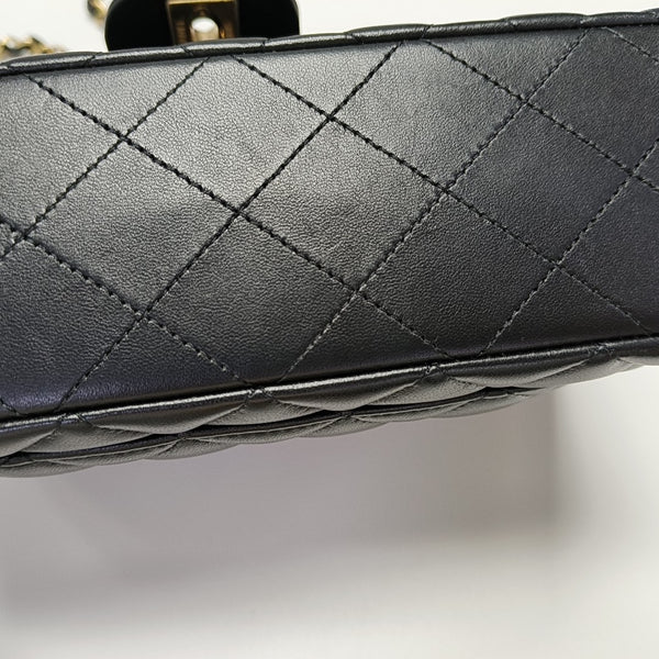 CLASSIC FLAP Small Quilted Lambskin Black