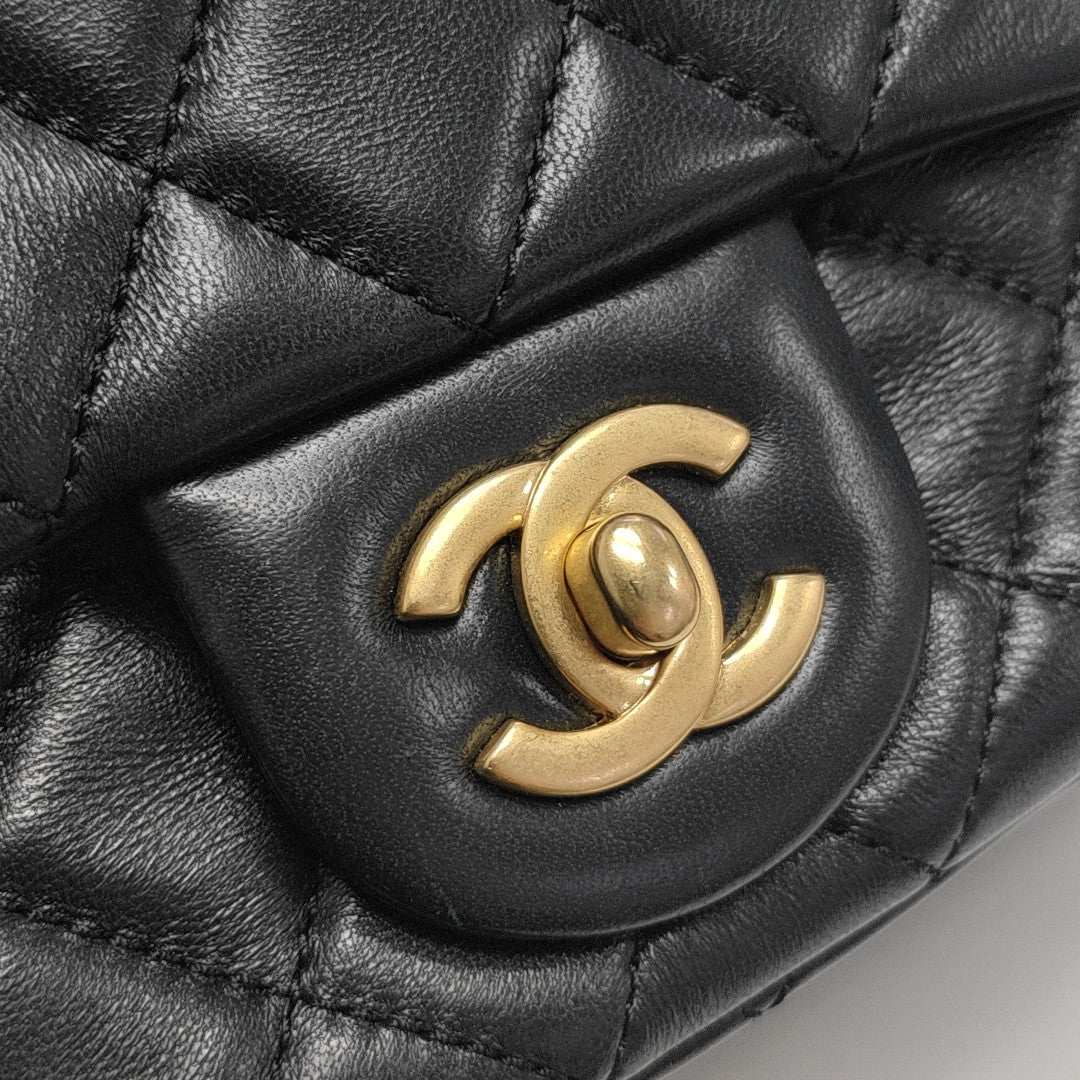 CLASSIC FLAP Mini Quilted Lambskin Black