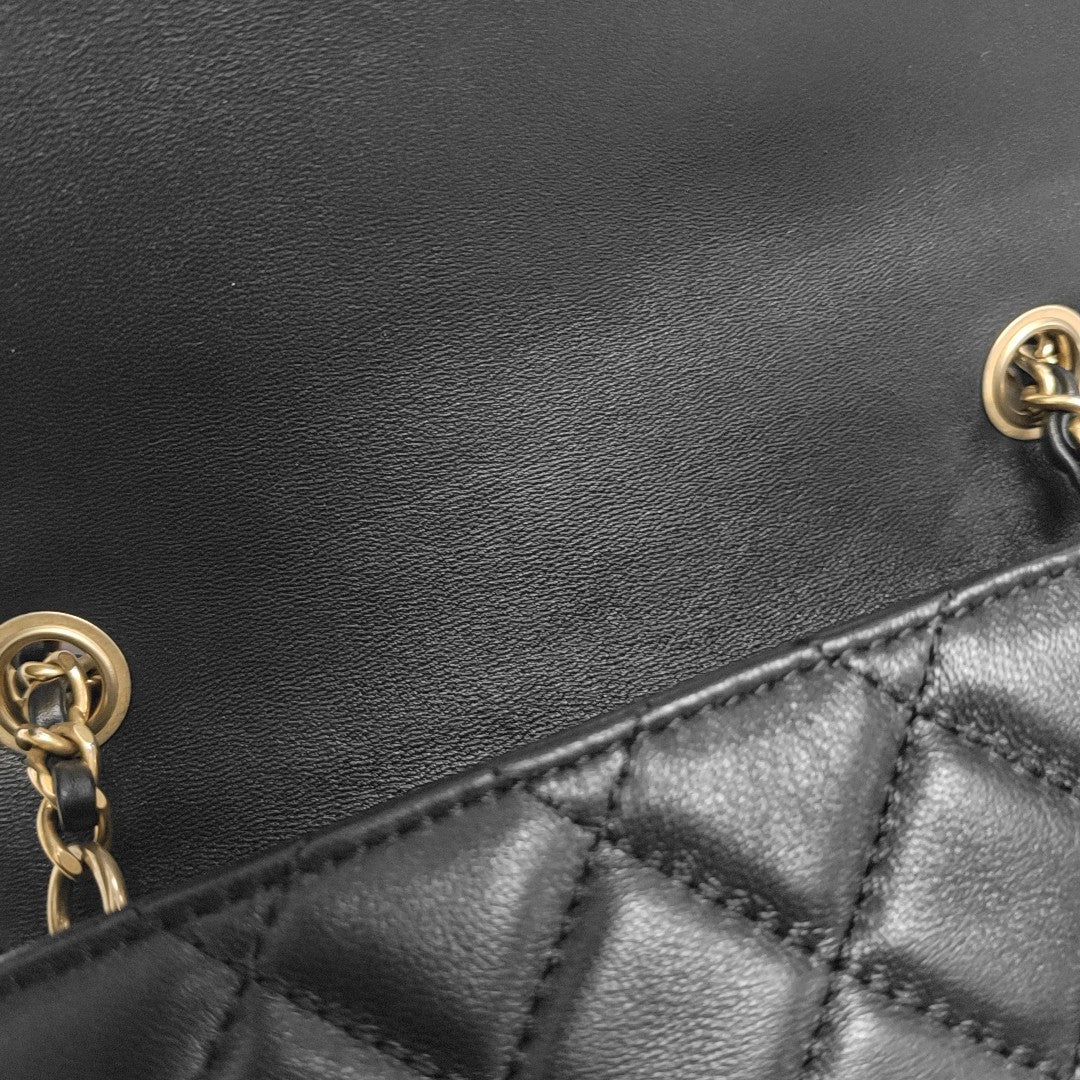 CLASSIC FLAP Mini Quilted Lambskin Black