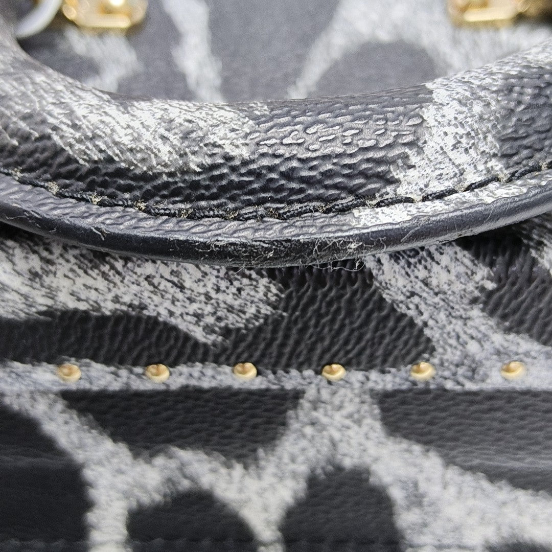 Coated Canvas Black