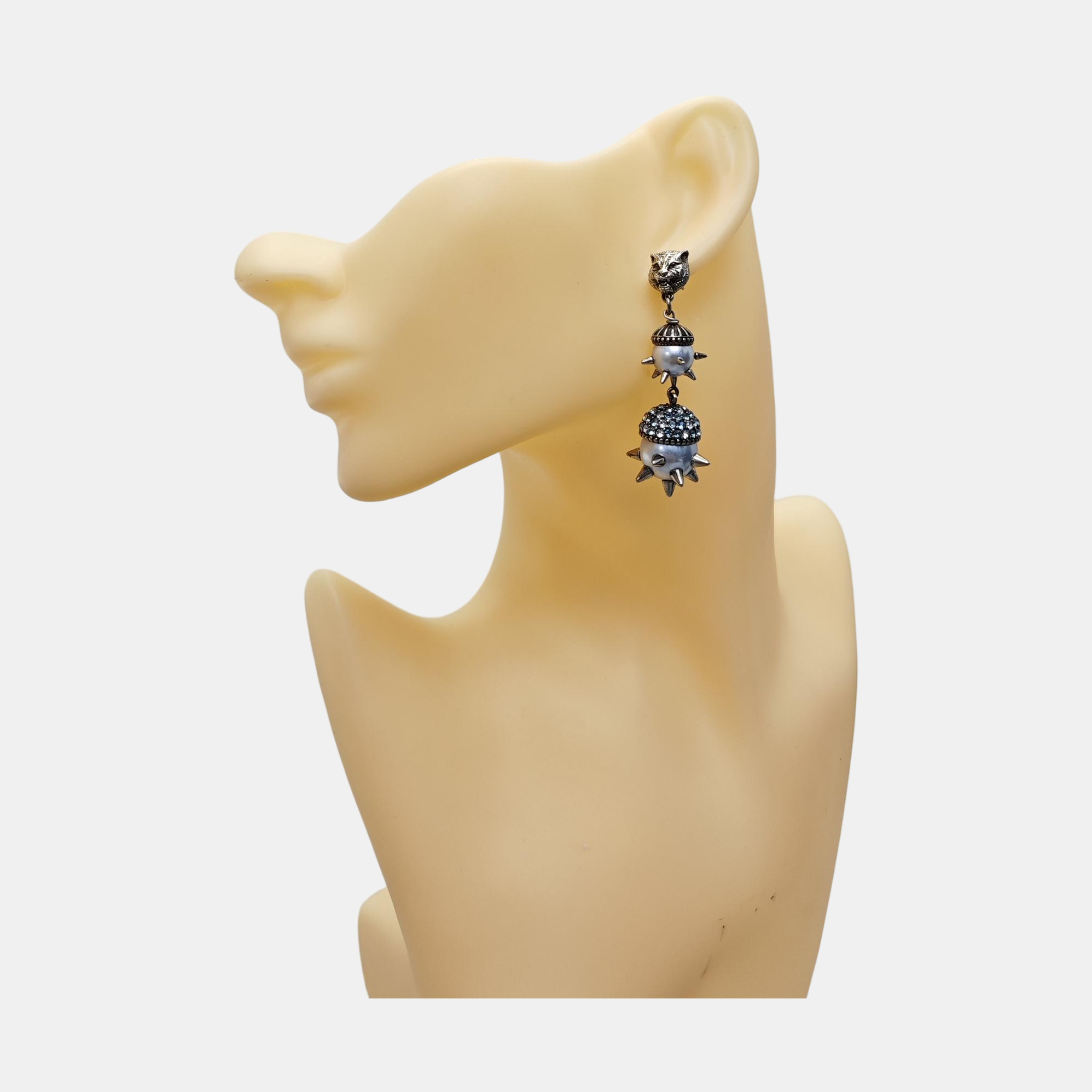 Authenticated pre-owned  Le Marche Des Merveilles Synthetic Crystal Silver-tone Metal Earring - Earrings at Looply