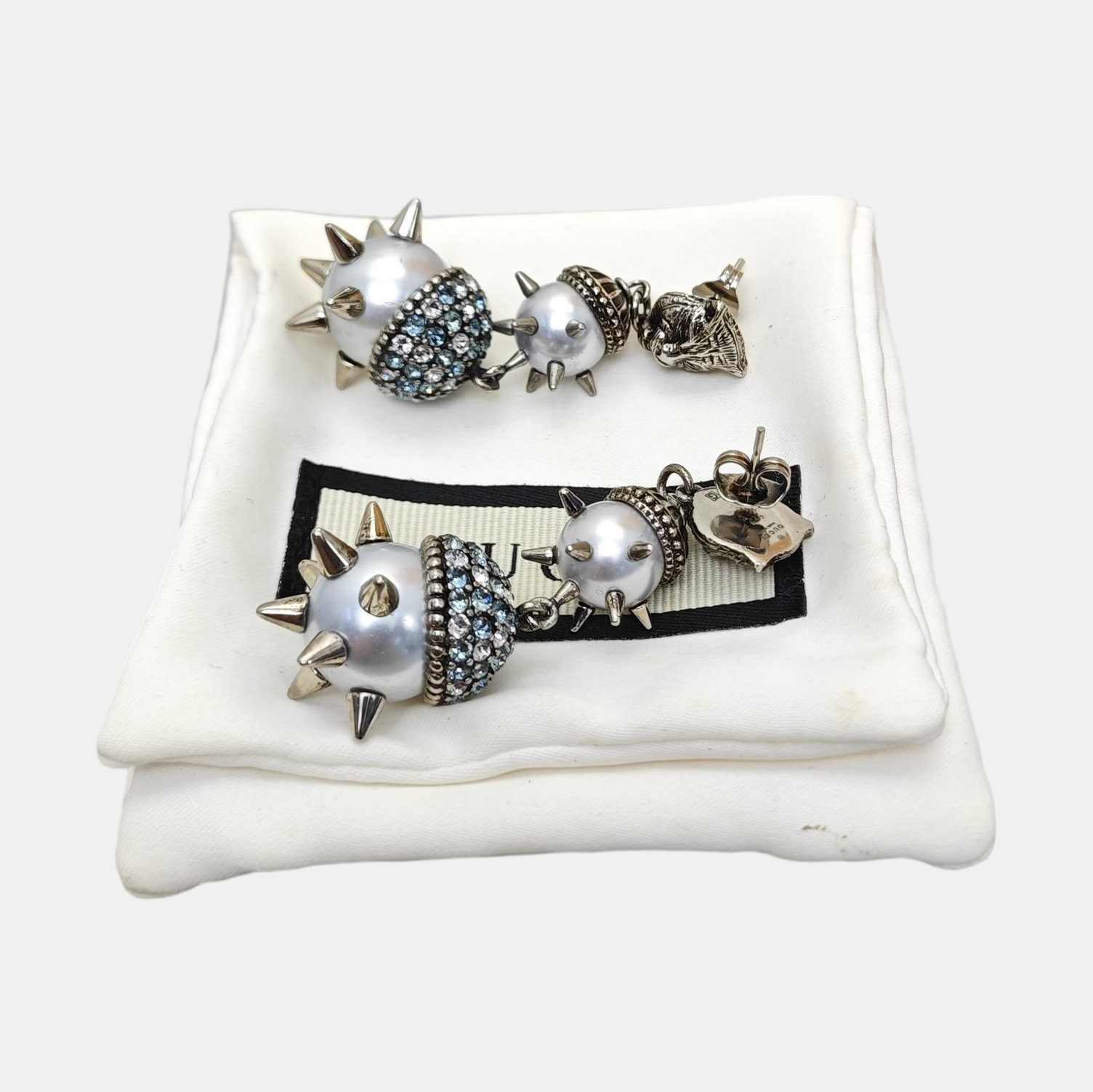 Authenticated pre-owned  Le Marche Des Merveilles Synthetic Crystal Silver-tone Metal Earring - Earrings at Looply