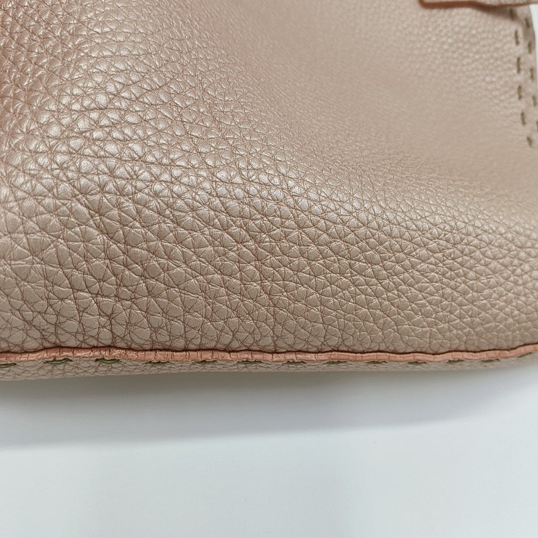 Calfskin Shoulder Bag Pink