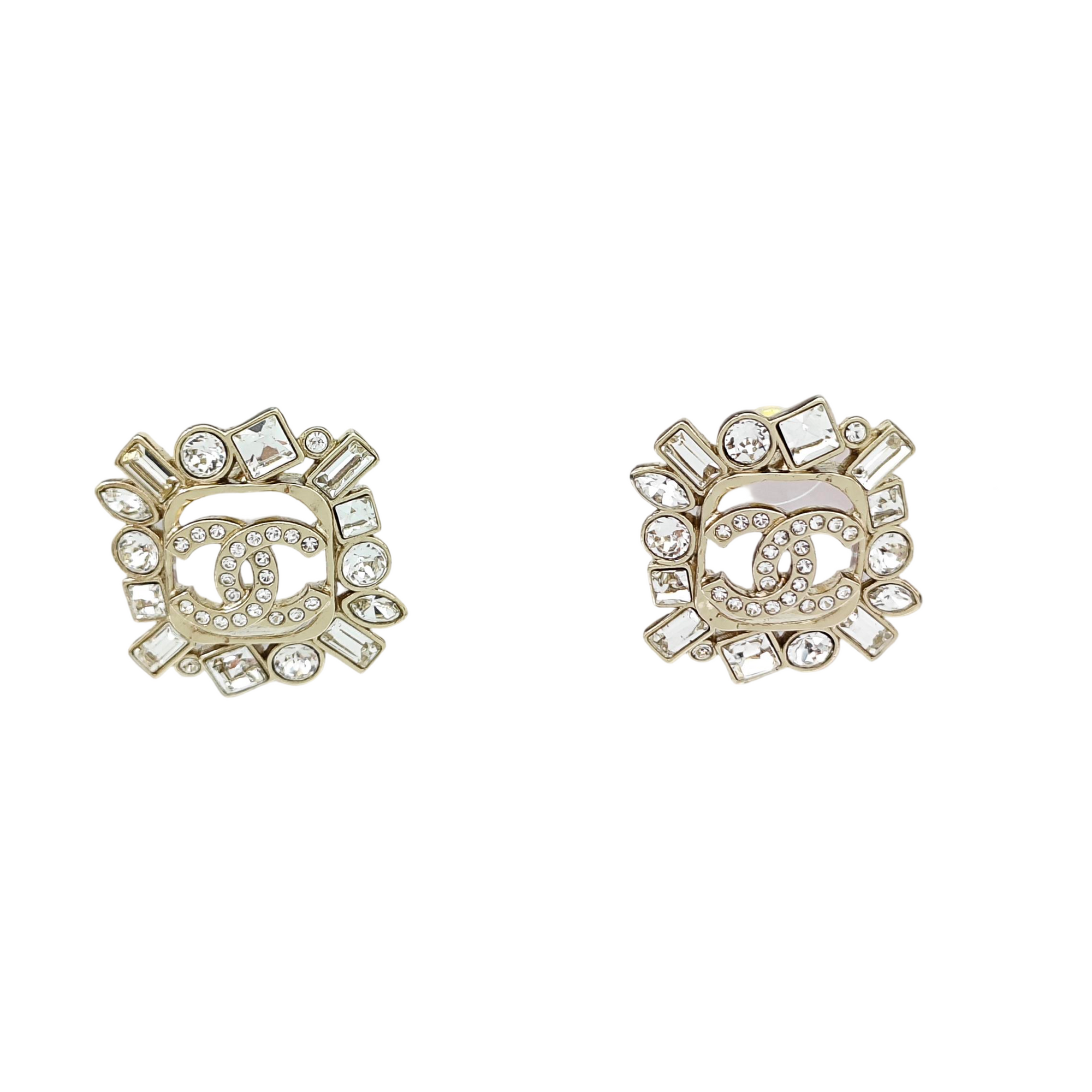 Authenticated pre-owned  CC Stud Gold-tone Metal Earring - Earrings at Looply