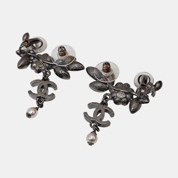 Authenticated pre-owned  Silver-tone Metal Synthetic Crystal Faux Pearl Silver Earring - Earrings at Looply