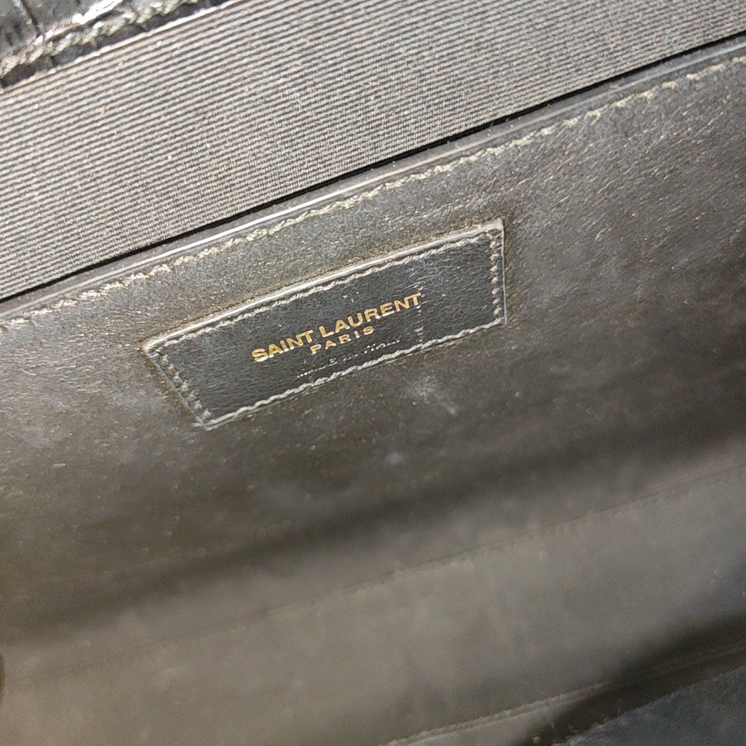 MANHATTAN Medium Calfskin Black