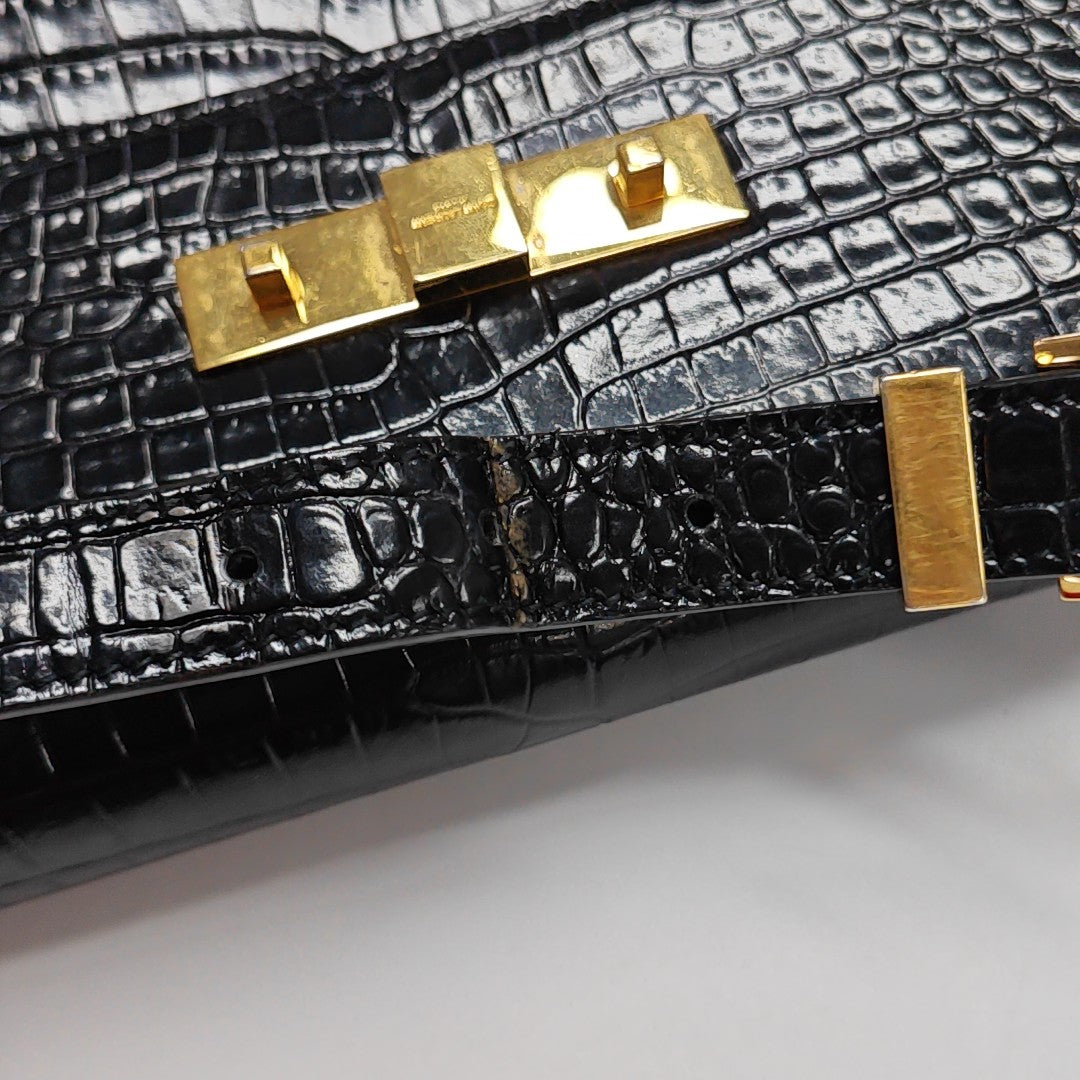 MANHATTAN Medium Calfskin Black