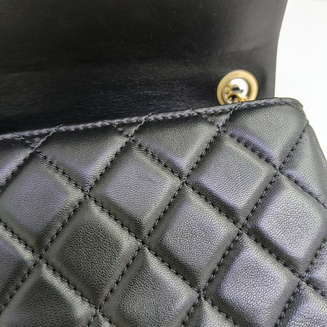 CLASSIC FLAP Mini Quilted Lambskin Black