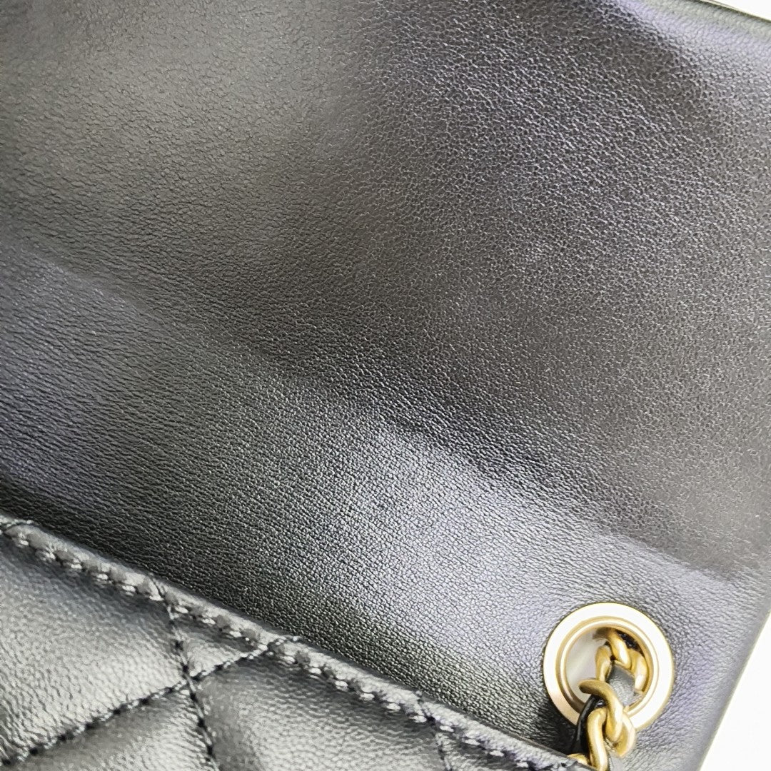 CLASSIC FLAP Mini Quilted Lambskin Black