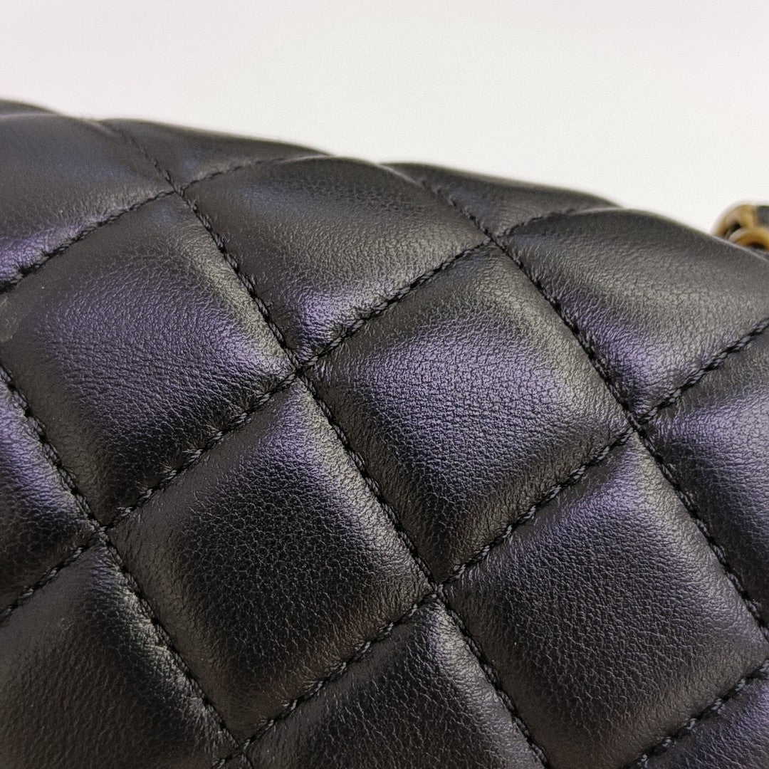 CLASSIC FLAP Mini Quilted Lambskin Black