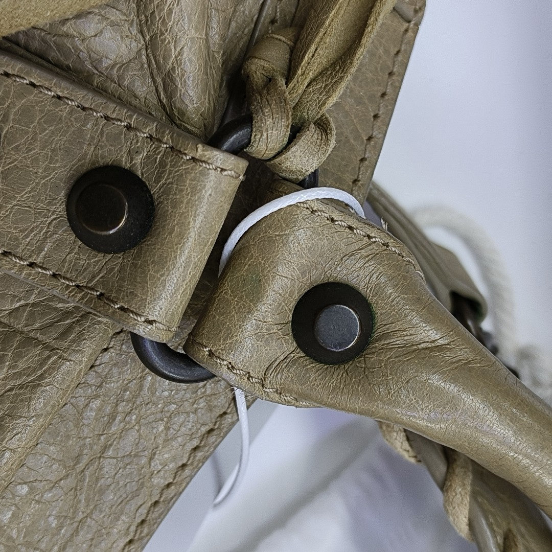 Classic City Medium Lambskin Beige
