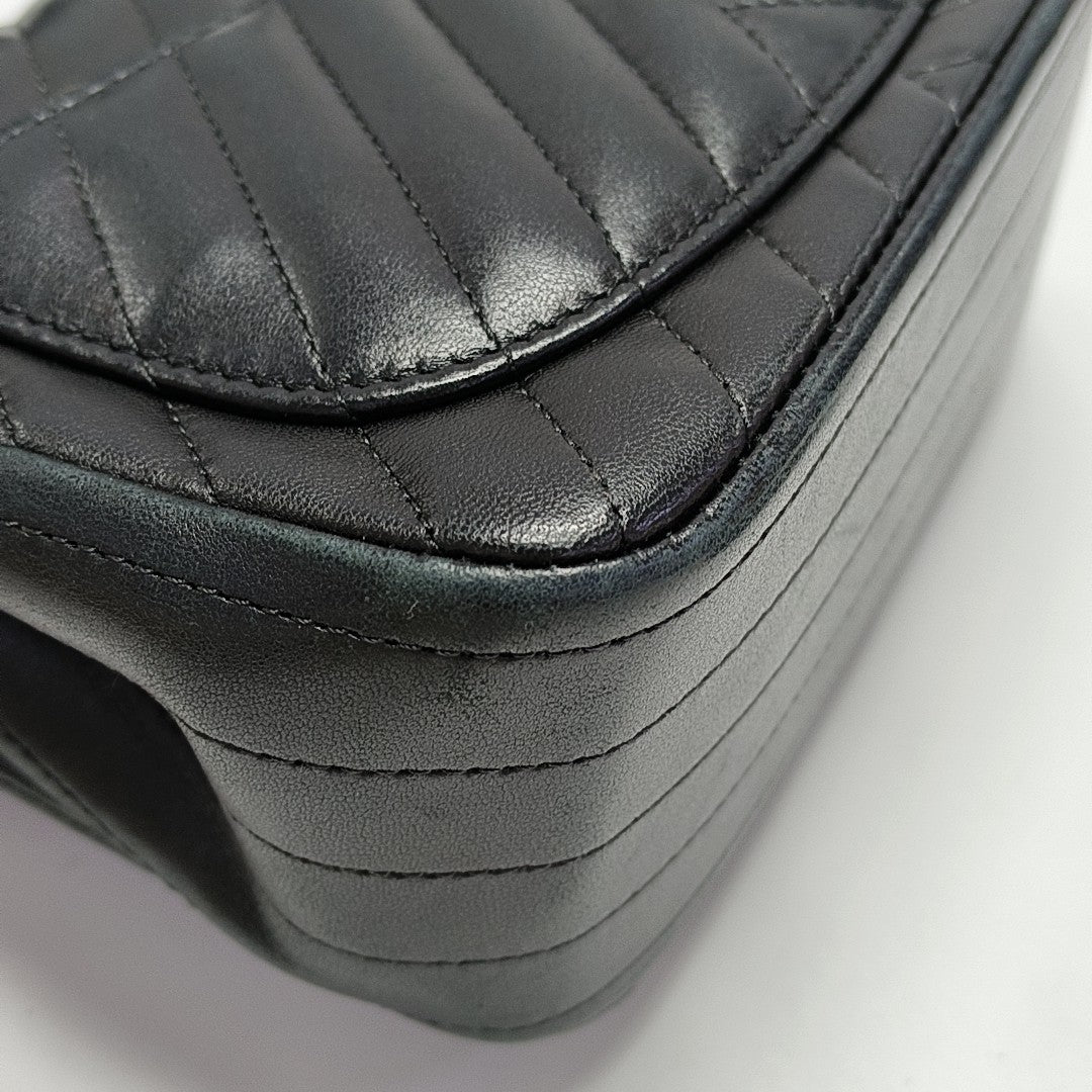 CLASSIC FLAP Mini Chevron Lambskin Black