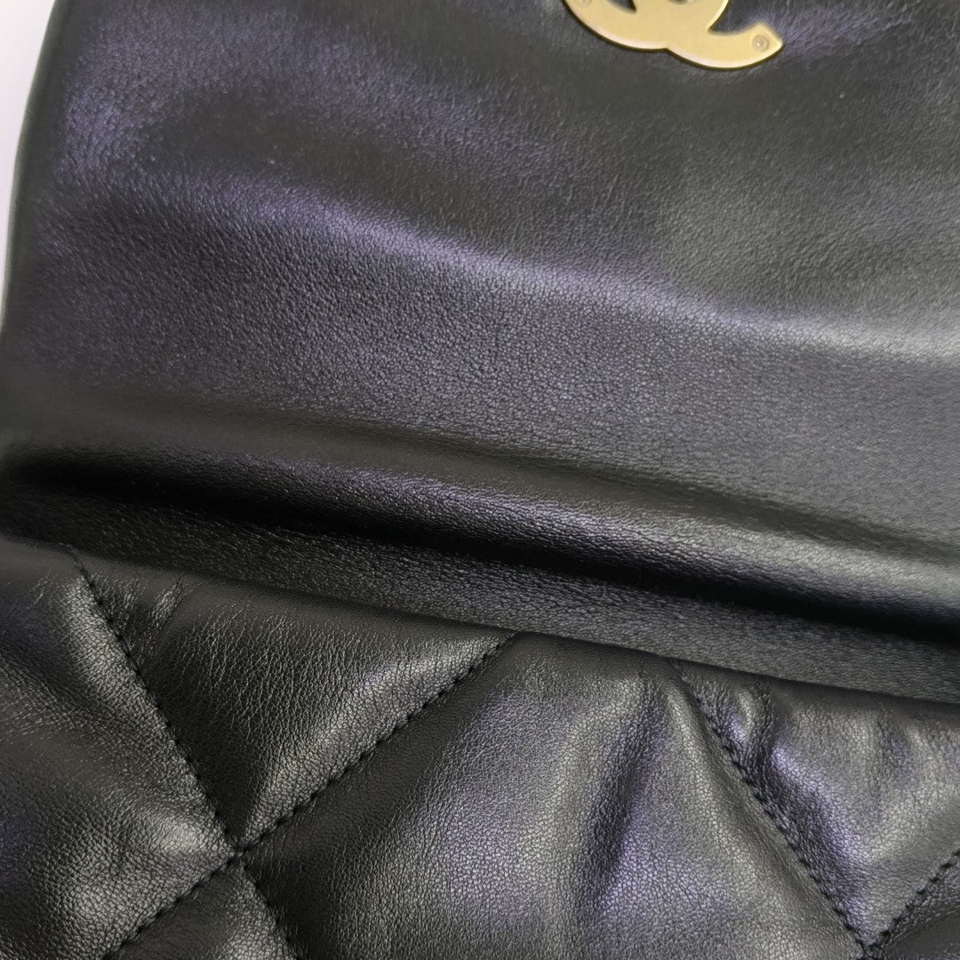 CHANEL 19 Small Quilted Lambskin Black