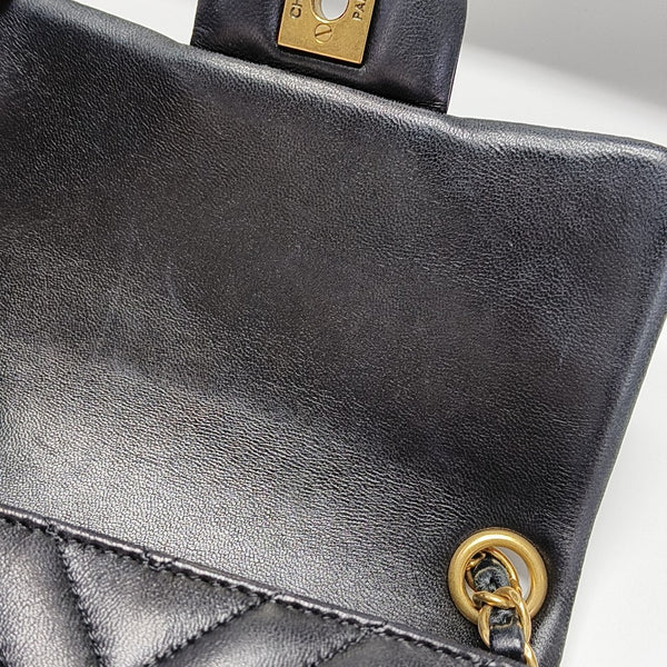 CLASSIC FLAP Mini Chevron Lambskin Black