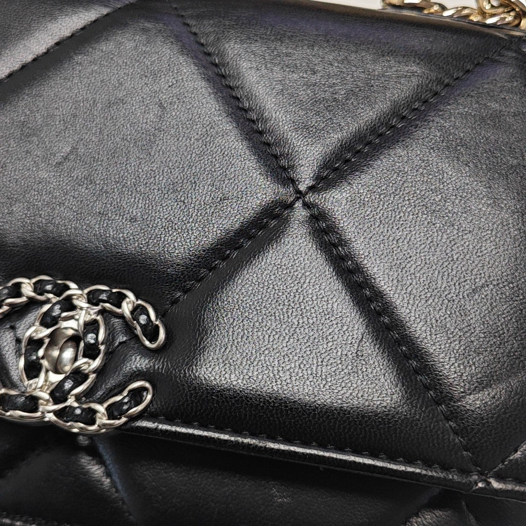 CHANEL 19 Small Quilted Lambskin Black