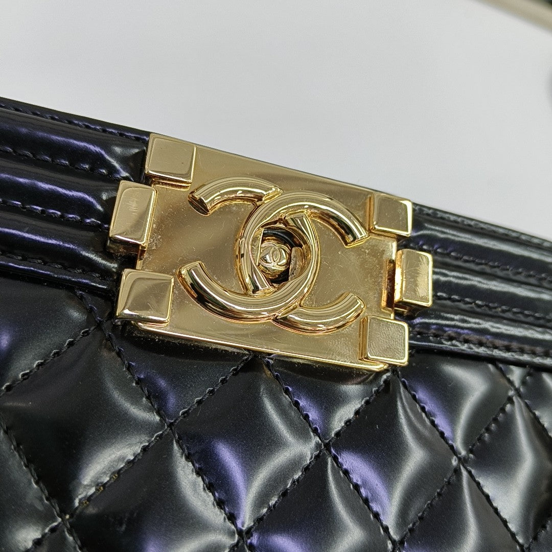 BOY CHANEL Medium Quilted Calfskin Black