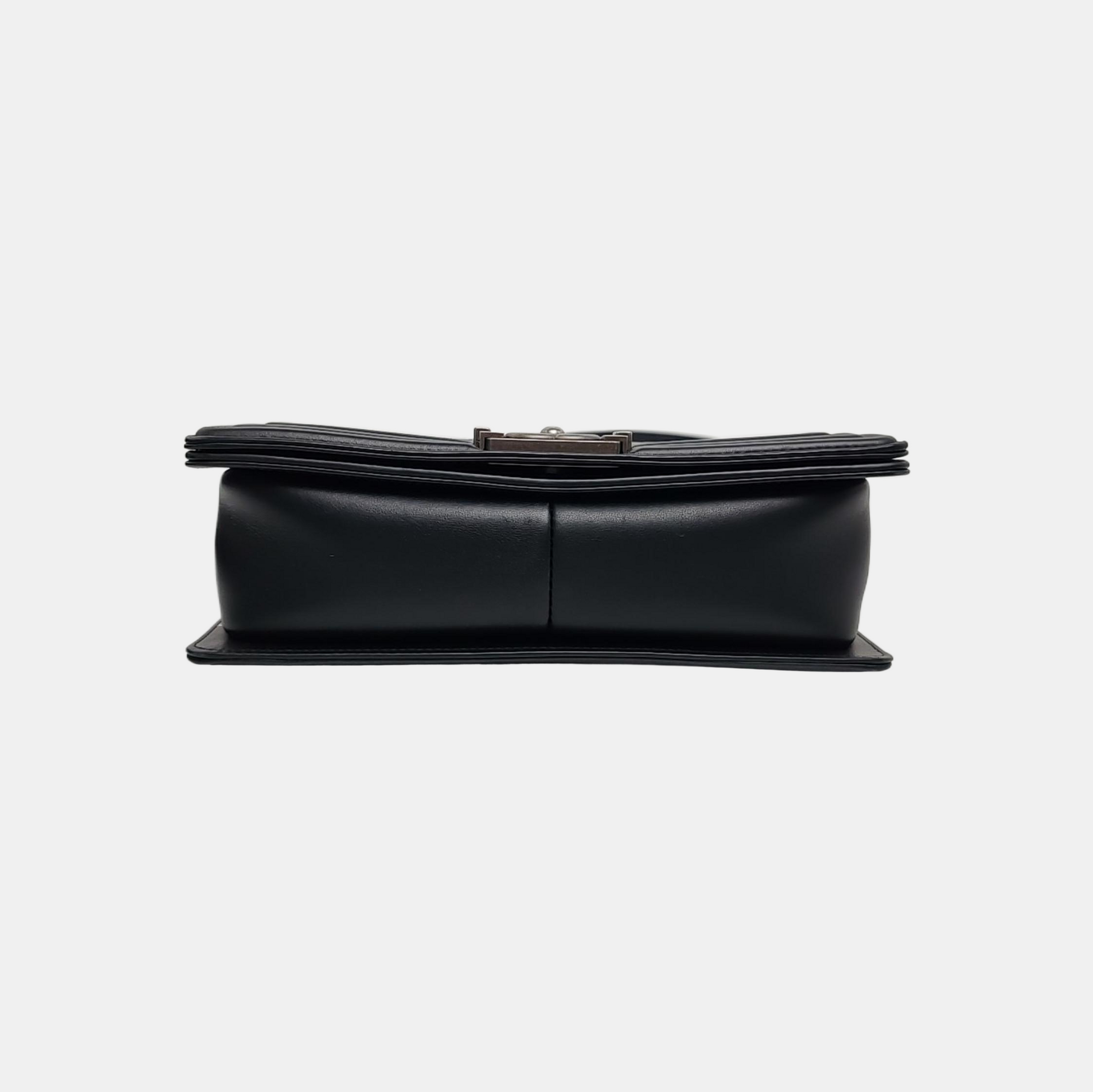 BOY CHANEL Medium Quilted Calfskin Black