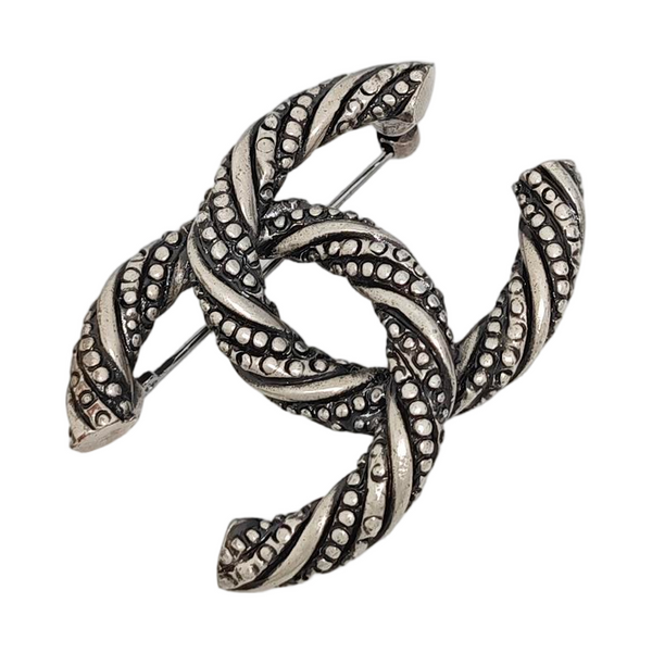 Authenticated pre-owned  Vintage Metal Brooch Silver-tone Metal Brooch - Brooch at Looply