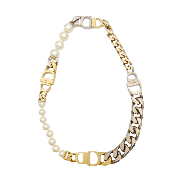Authenticated pre-owned  Silver-tone Metal Faux Pearl Silver Necklace - Necklace at Looply