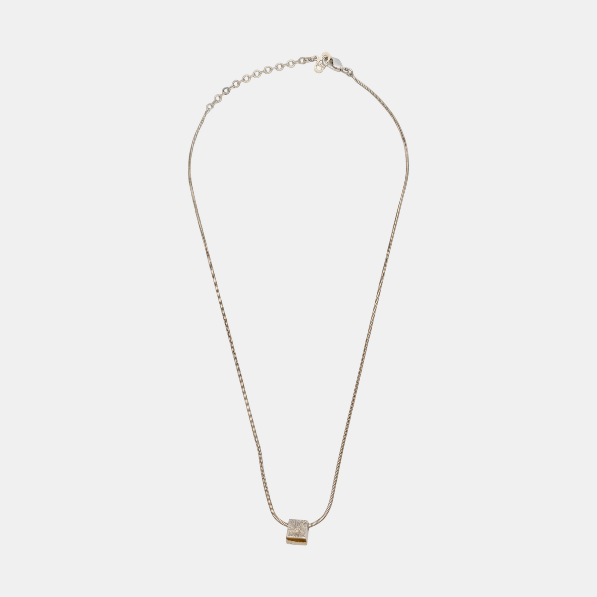 Authenticated pre-owned  Silver-tone Metal Silver Necklace - Necklace at Looply