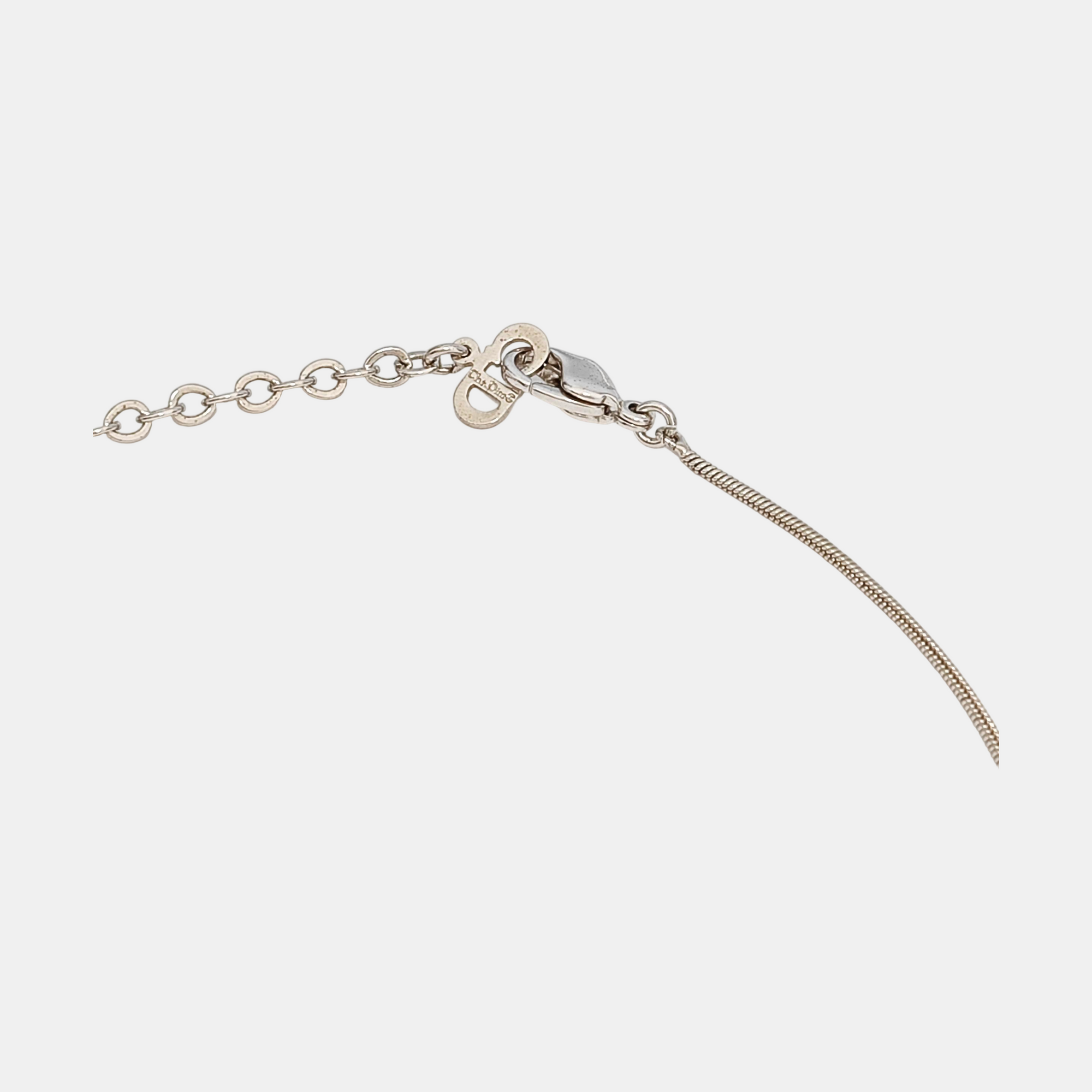 Authenticated pre-owned  Silver-tone Metal Silver Necklace - Necklace at Looply