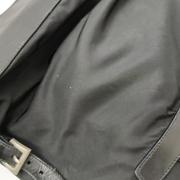 Vela Nylon Black