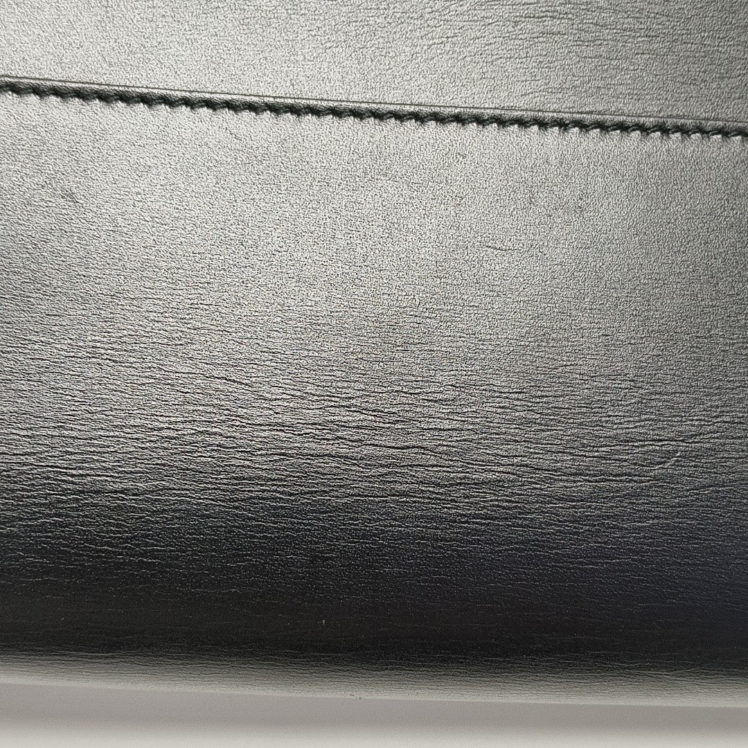 MANHATTAN Medium Calfskin Black