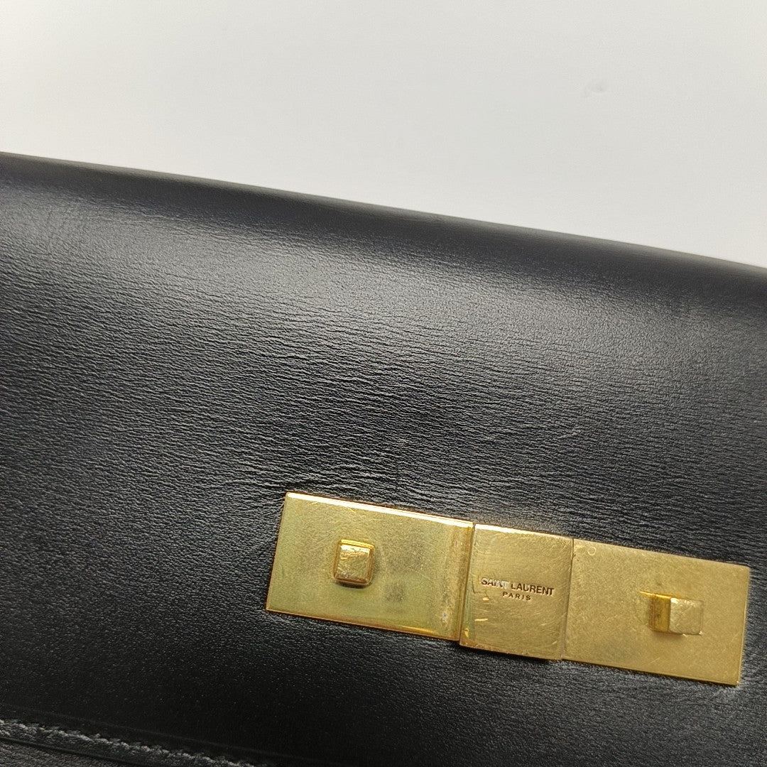 MANHATTAN Medium Calfskin Black