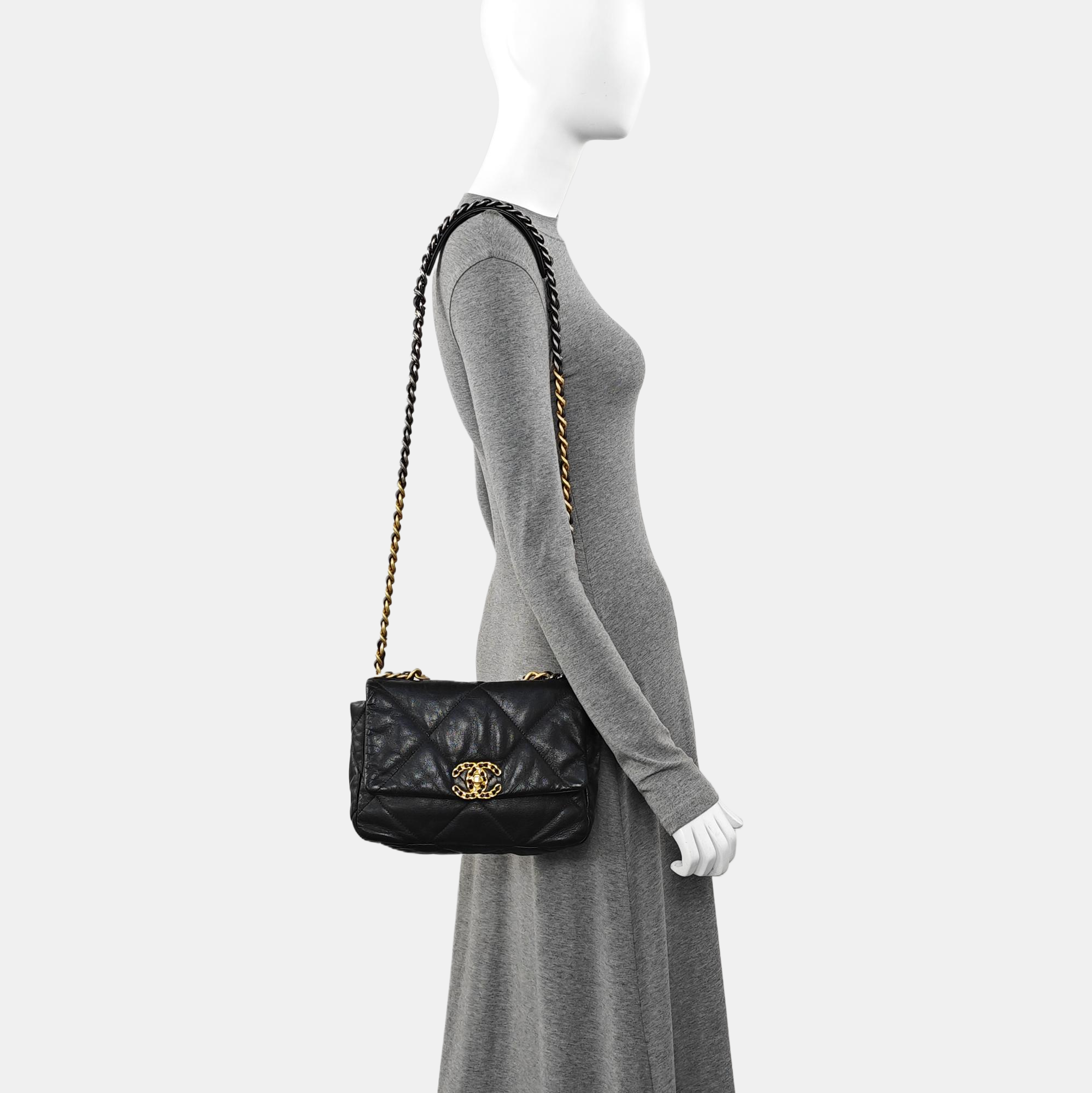 CHANEL 19 Quilted Lambskin Black