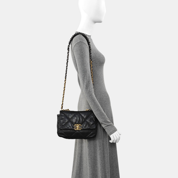 CHANEL 19 Quilted Lambskin Black