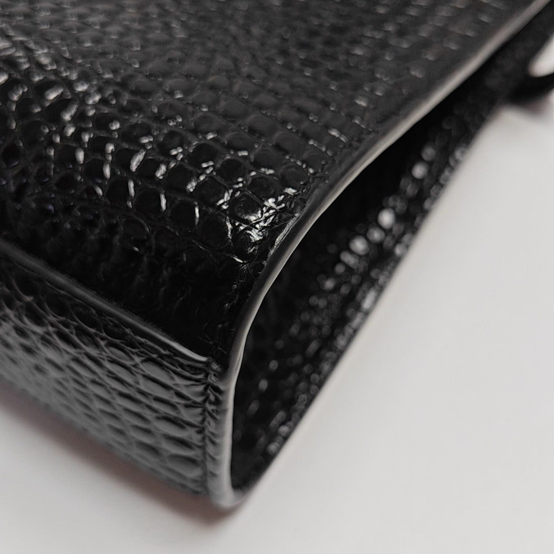 MANHATTAN Medium Calfskin Black
