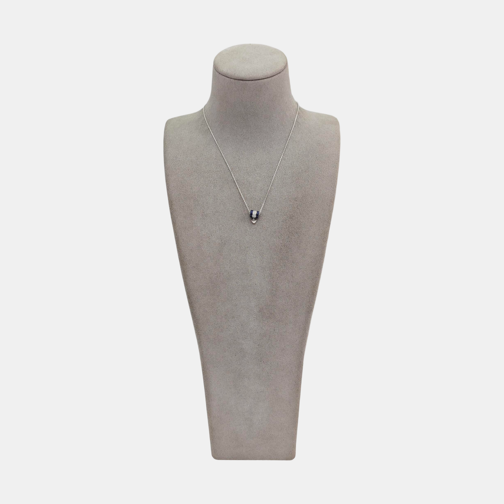 Authenticated pre-owned  925 Sterling Silver Necklace - Necklace at Looply