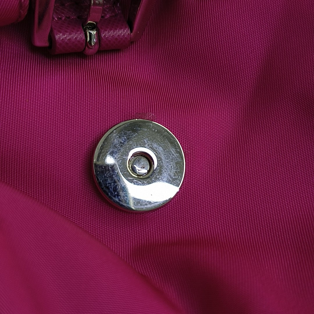 Vela Small Nylon Red