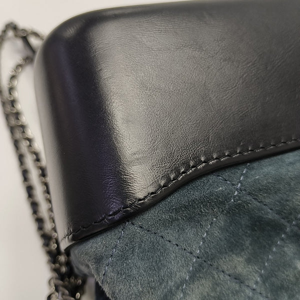 GABRIELLE Medium Quilted Suede Blue