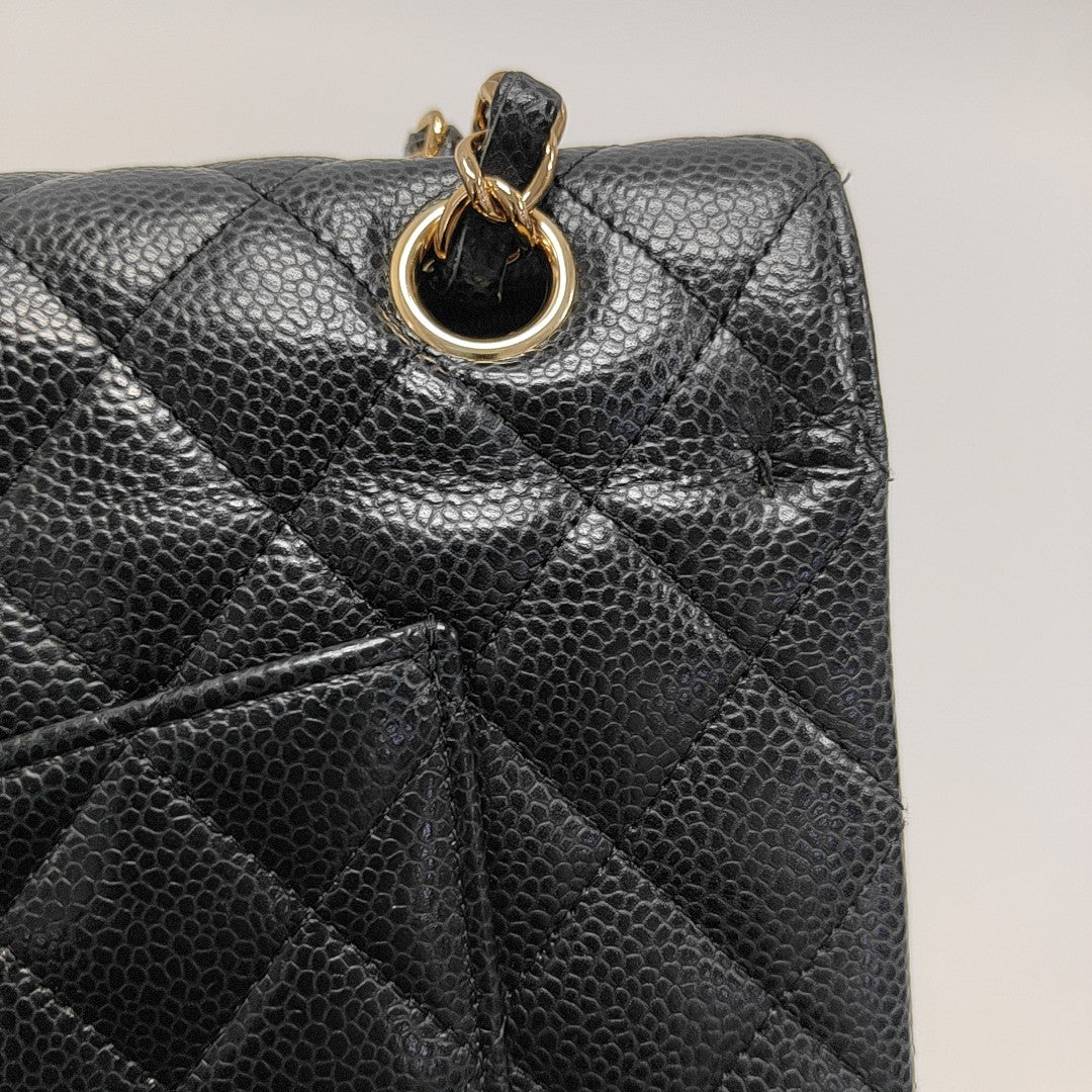 CLASSIC FLAP Medium Quilted Grained Calfskin Black