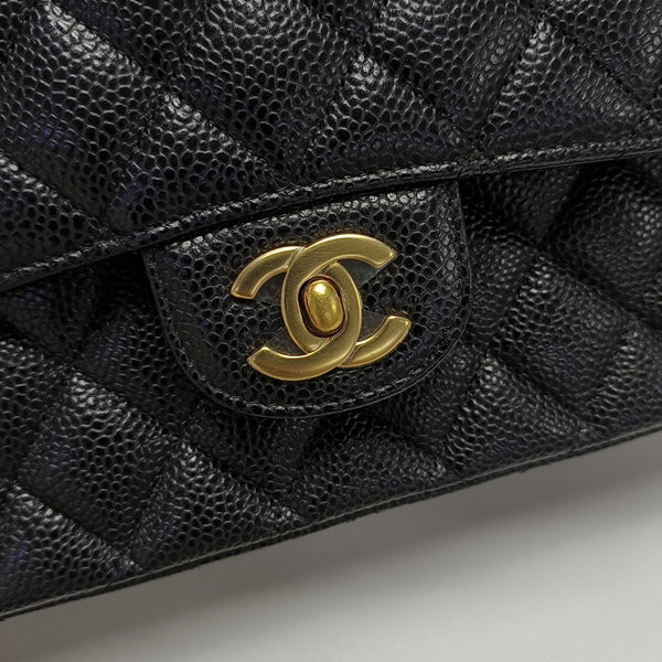 CLASSIC FLAP Medium Quilted Grained Calfskin Black