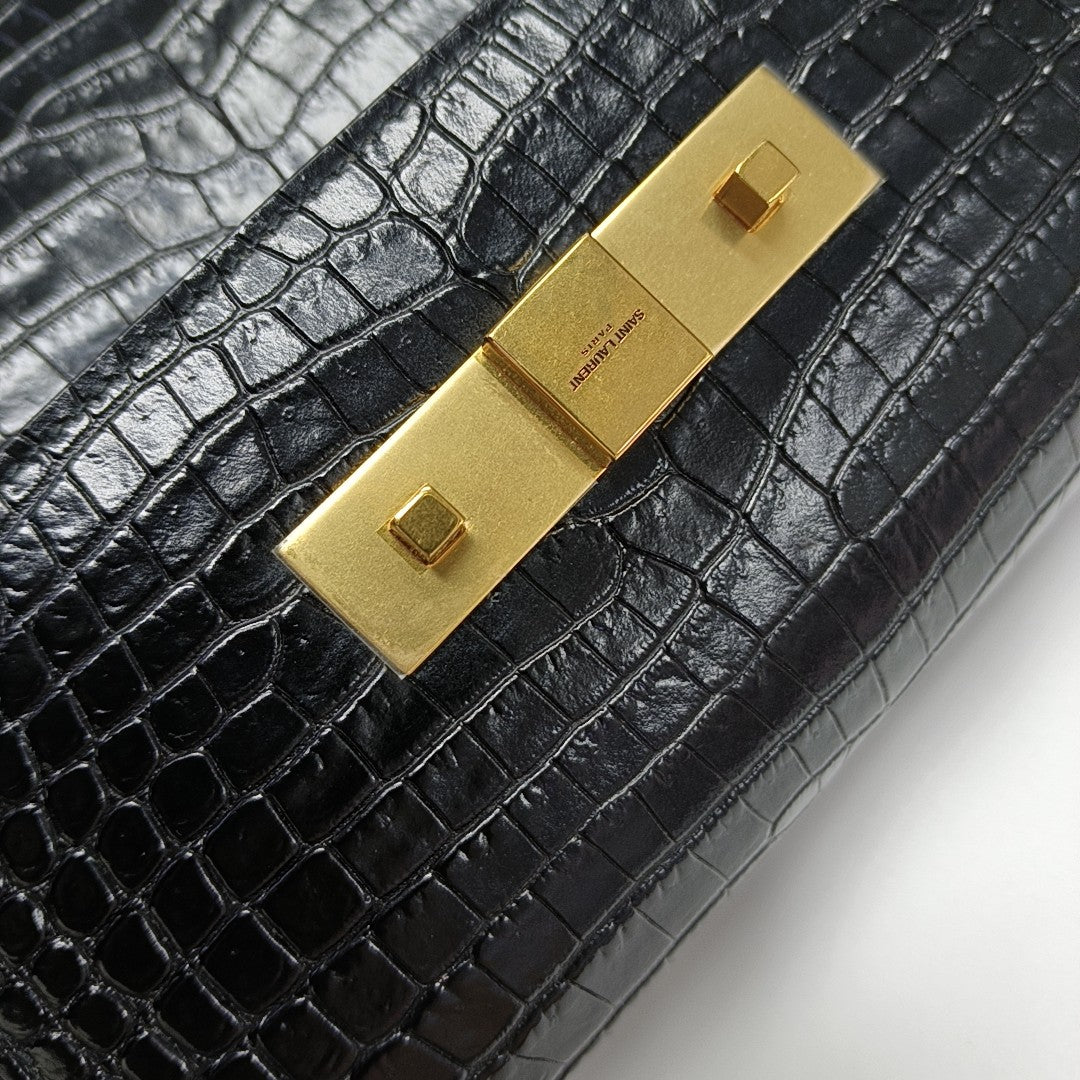 MANHATTAN Small Calfskin Black