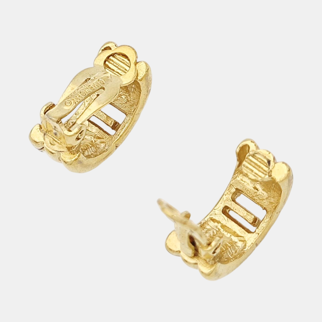 Authenticated pre-owned  G Link Gold-tone Metal Synthetic Crystal Clip-On Earrings - Earrings at Looply
