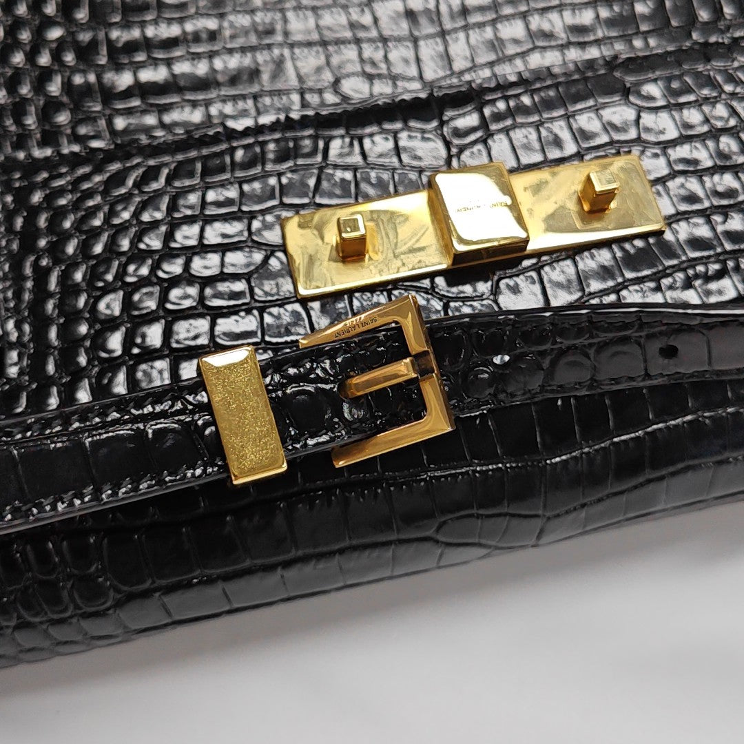 MANHATTAN Small Calfskin Black