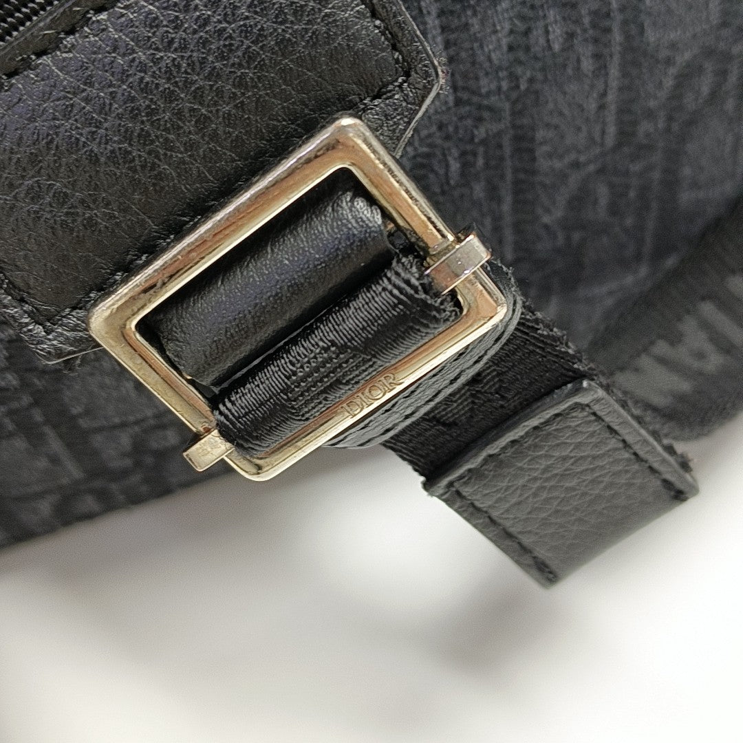 Rider Oblique Canvas Black