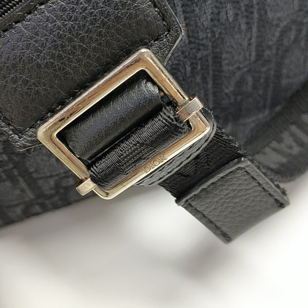 Rider Oblique Canvas Black