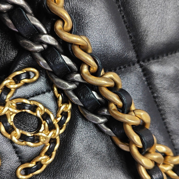 CHANEL 19 Small Quilted Lambskin Black